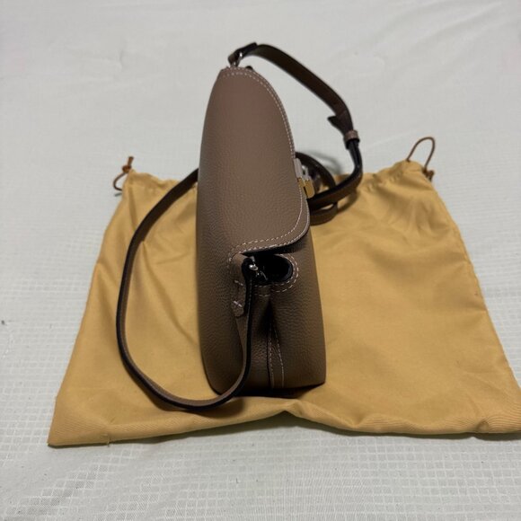T-Lock grained-leather clutch taupe - Picture 4 of 8